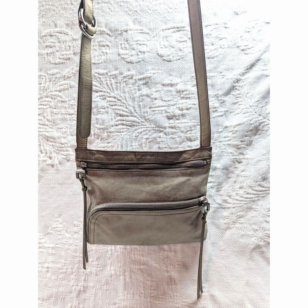 Hobo Intl. Cassie crossbody- silver/gray leather